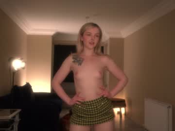girl
        lucydelovely cam image #4184860