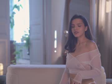 girl
        _2strangers cam image #4273001