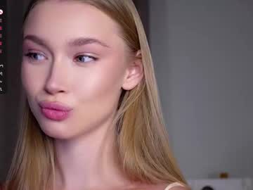 girl
        lipswithsweetonthem cam image #6280316