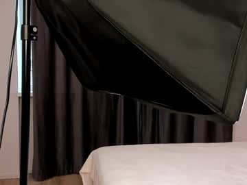 girl
        melissagrayy cam image #4706047