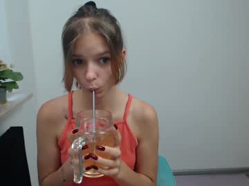 girl
        vivien_slender cam image #4403999