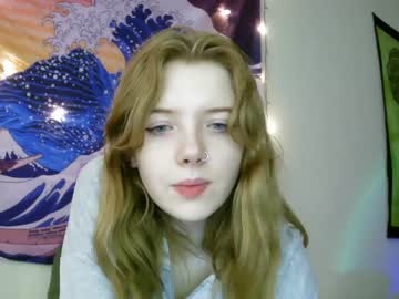 girl
        lillygoodgirl cam image #1823930