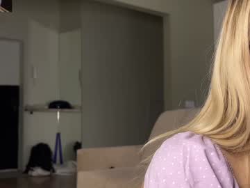 girl
        shyrubate cam image #5595774