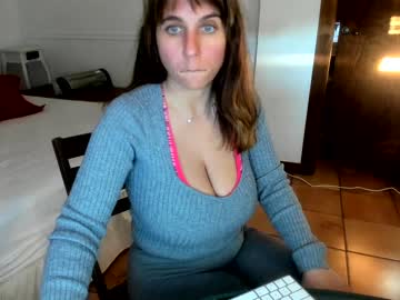 girl
        dulceyjohn cam image #3155678