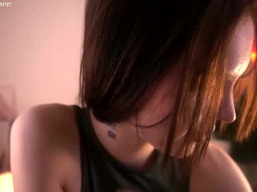 girl
        shiningstarrr cam image #6742951