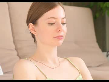 girl
        mona_elisa cam image #4907779