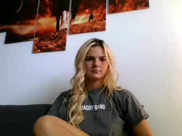 girl
        lacyxtate cam image #183043