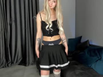 girl
        likasummer cam image #4211682
