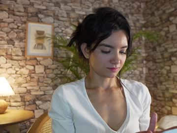 girl
        urcutelinda cam image #3552444