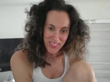 girl
        sixfootsiren cam image #4779933