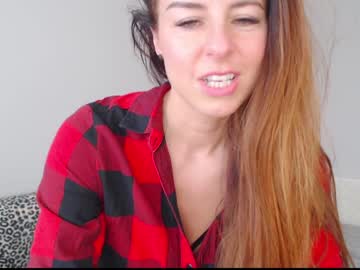 girl
        emerald_kittycat cam image #770197