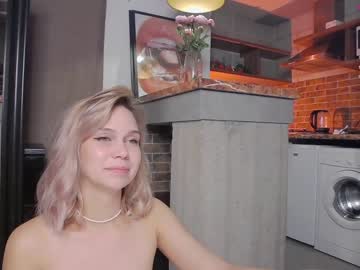 girl
        call__me_mommy cam image #2097742