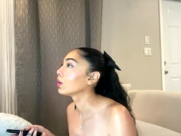 girl
        dreamy_gabriella01 cam image #5293073