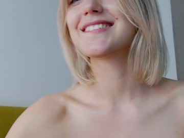 girl
        sweet_tinker_bell cam image #2025596