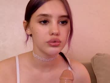 girl
        angella_kleee cam image #3346218
