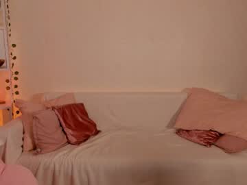 girl
        madeline_jackson cam image #3290593