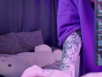 girl
        lollyshy__ cam image #5737410