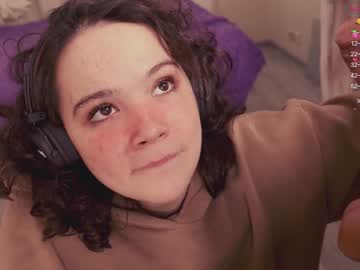 girl
        chery_lady22 cam image #1207038