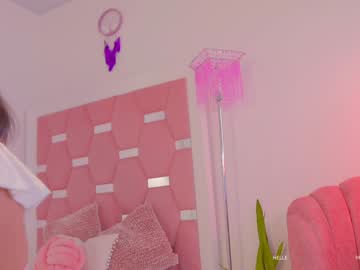 girl
        nicolle_mitchelle cam image #5842619