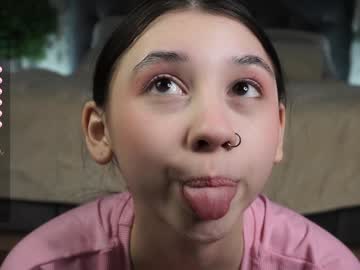 girl
        zarascarlett cam image #6045735