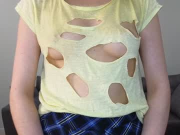 girl
        carnelia_blush cam image #1685402