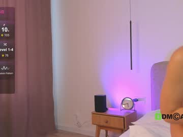girl
        lonelyflowerr cam image #4771510