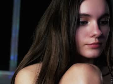 girl
        lorettadunnell cam image #5629019