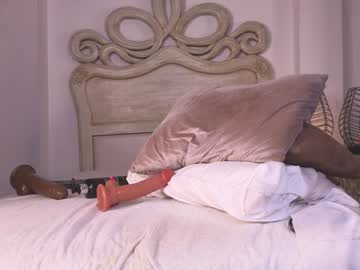 girl
        ana_maria11 cam image #5991113