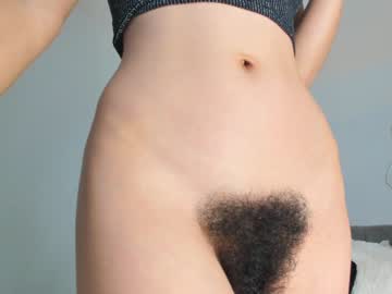 girl
        bush_woman cam image #4054112