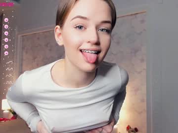 girl
        emelianae cam image #3452562