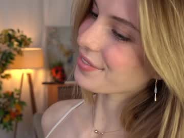 girl
        refined_style cam image #5438334