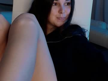girl
        hollyextra cam image #6225801