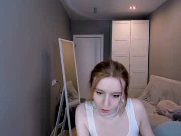 girl
        silver_gin cam image #3958219
