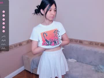 girl
        alwayssmile8 cam image #3037728