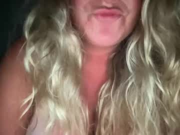 girl
        caromarie97 cam image #4524675