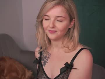 girl
        lucydelovely cam image #2946623