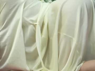 girl
        whisper_of_love cam image #6177469