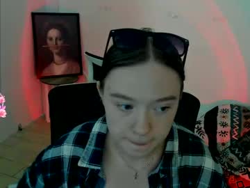 girl
        stasy_clapp cam image #4691662