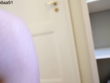 girl
        ellaa91 cam image #1511147