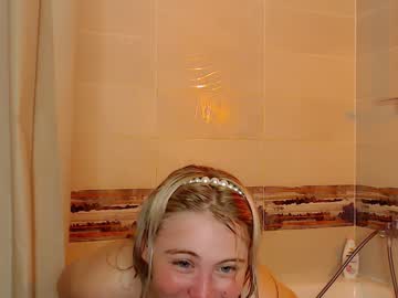 girl
        shy_blondiee cam image #832019