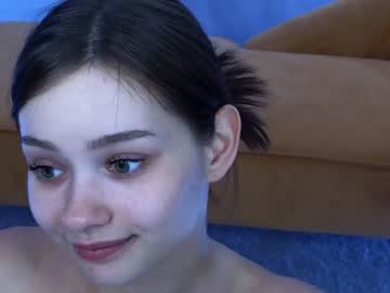 girl
        bless_sheila cam image #2359328