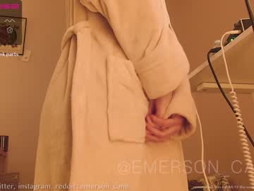 girl
        emersoncane cam image #1838156