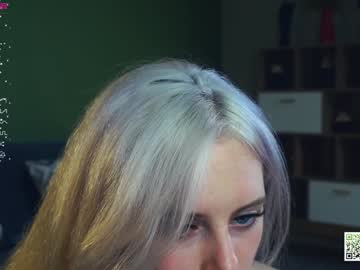 girl
        audreycarvin cam image #4657789