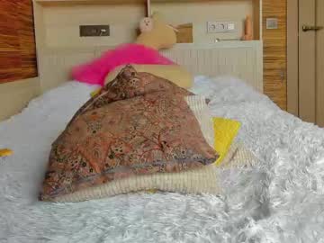 girl
        _mari_ cam image #1597358
