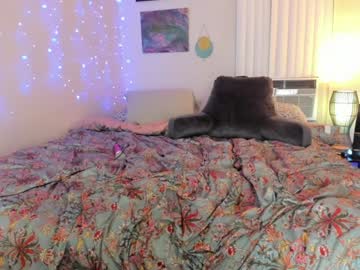 girl
        alice_moonstone cam image #4611799