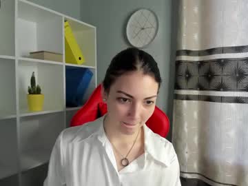 girl
        sara_berton cam image #1257097