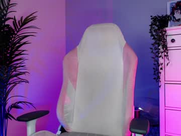 girl
        norma_blum cam image #1301160