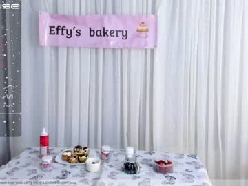 girl
        little_effy18 cam image #1011536