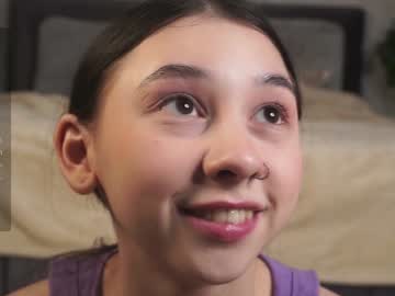girl
        zarascarlett cam image #5700124