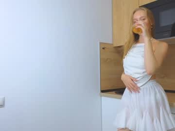 girl
        tellarhackes cam image #4665942